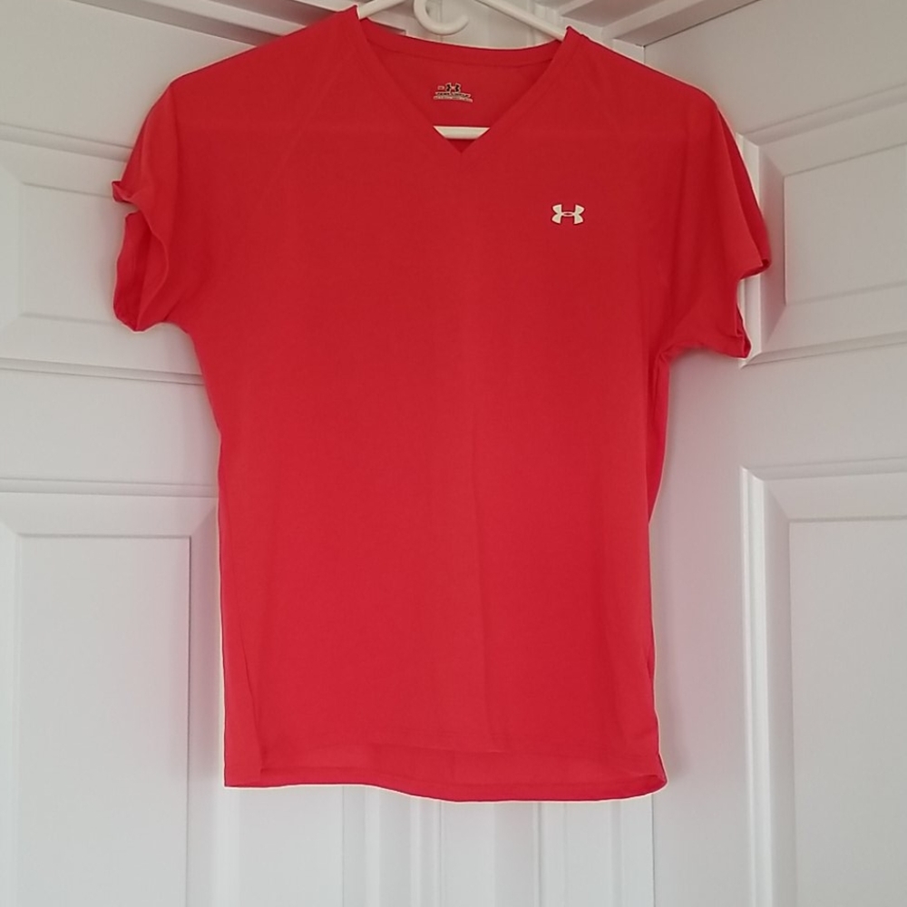 Under Armour top